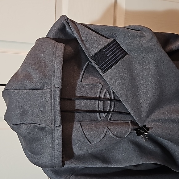 Under Armor Medium Men's Hoodie - Picture 2 of 7